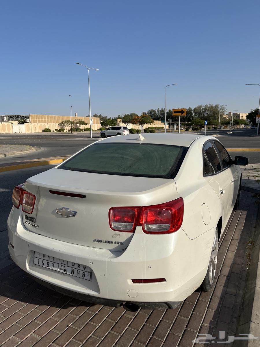 Malibu 2013 full option with sunroof, slightly damaged from a minor accident, for sale63014350839297114