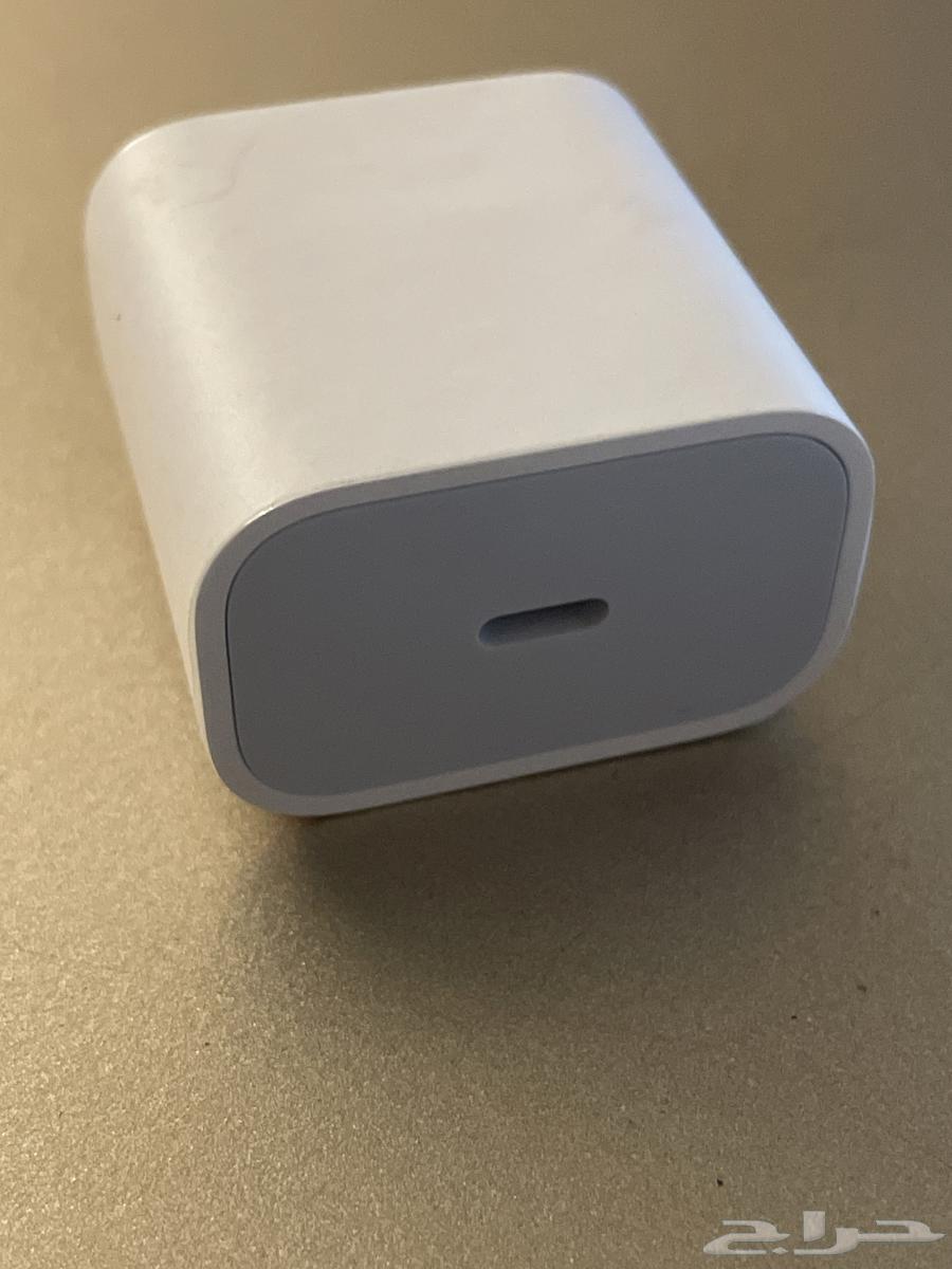 Original iPad Type C charger with 20 watt carton, never used63013162903938111