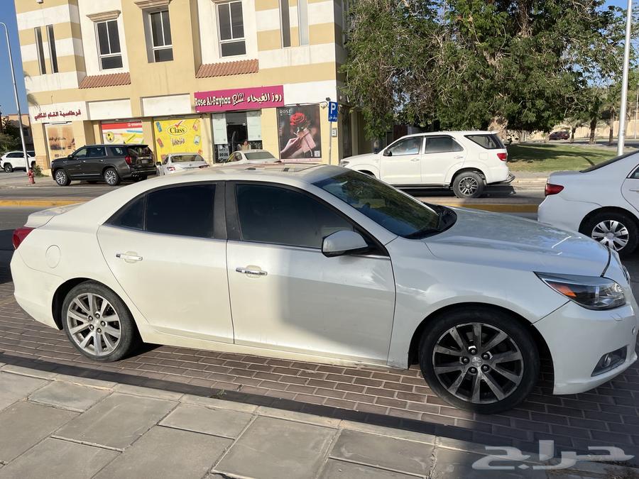 Malibu 2013 full option with sunroof, slightly damaged from a minor accident, for sale63014350839297113