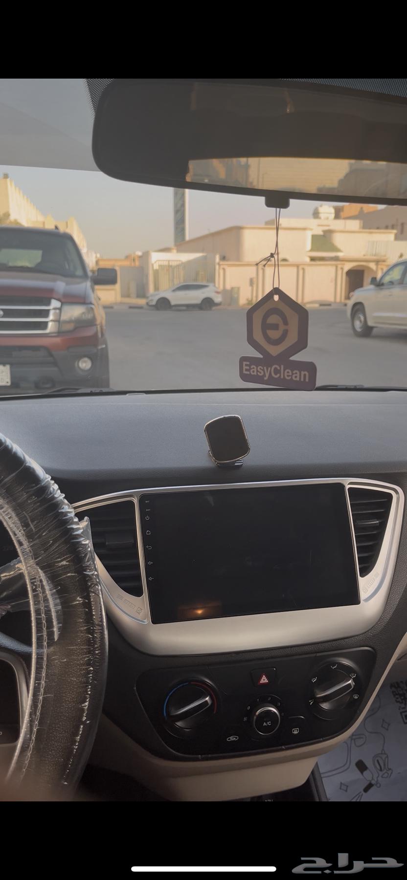 Car screen63012107284097113