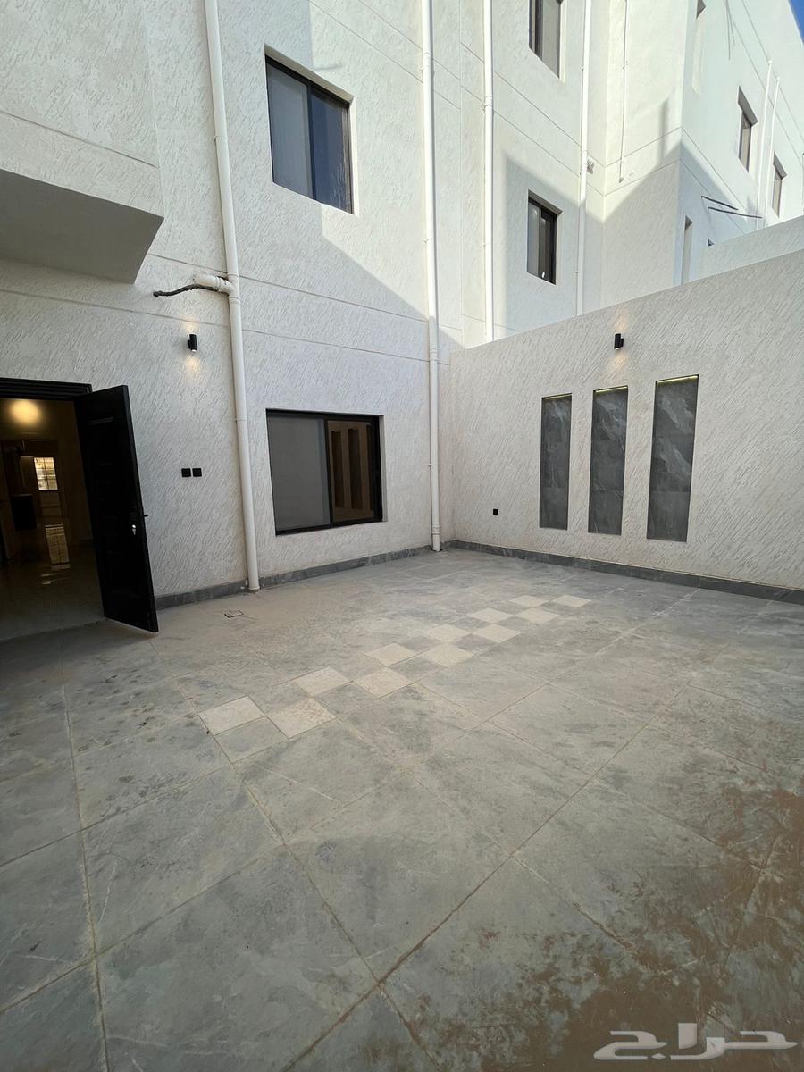 Ownership apartments with roofs and internal courtyards63014281126018113