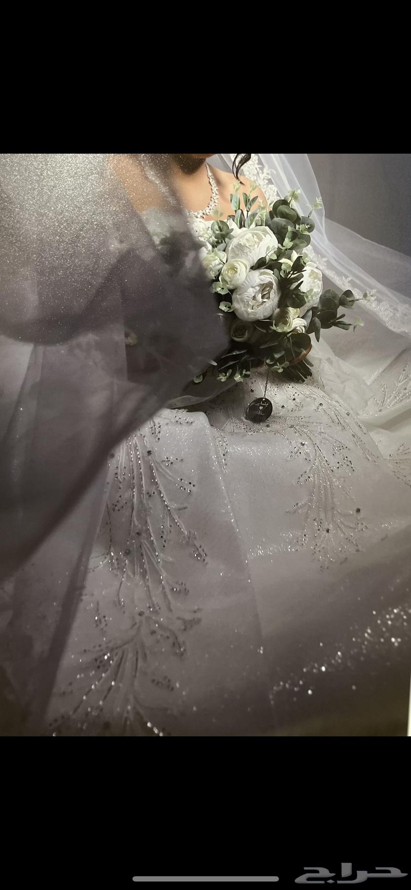 Wedding dress for sale, worn only once on the wedding day63225450597634112