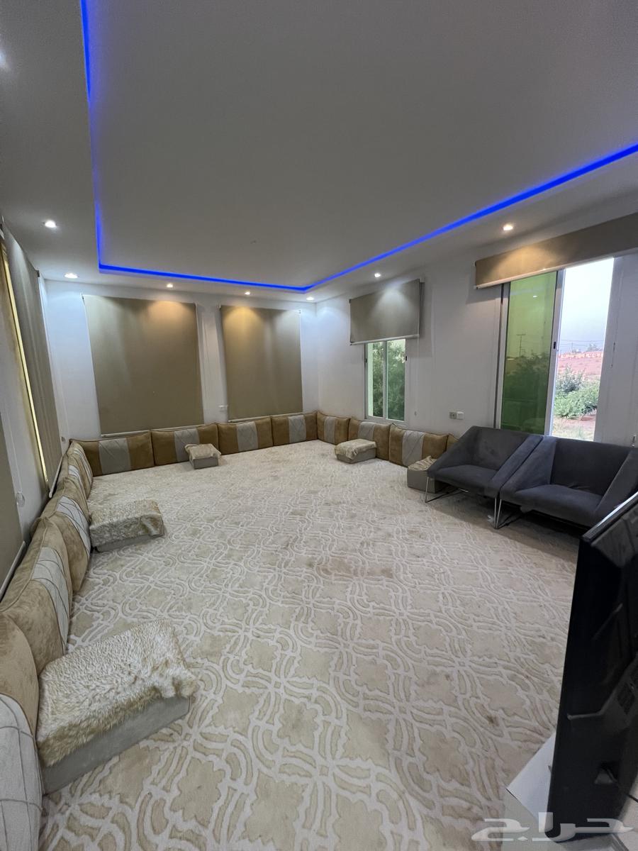 For sale: A rest area with a busy atmosphere in Al-Muzahimiyah63004099112065111