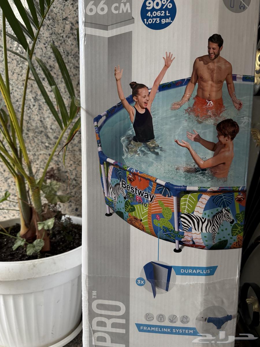 A new circular swimming pool63421012958594110