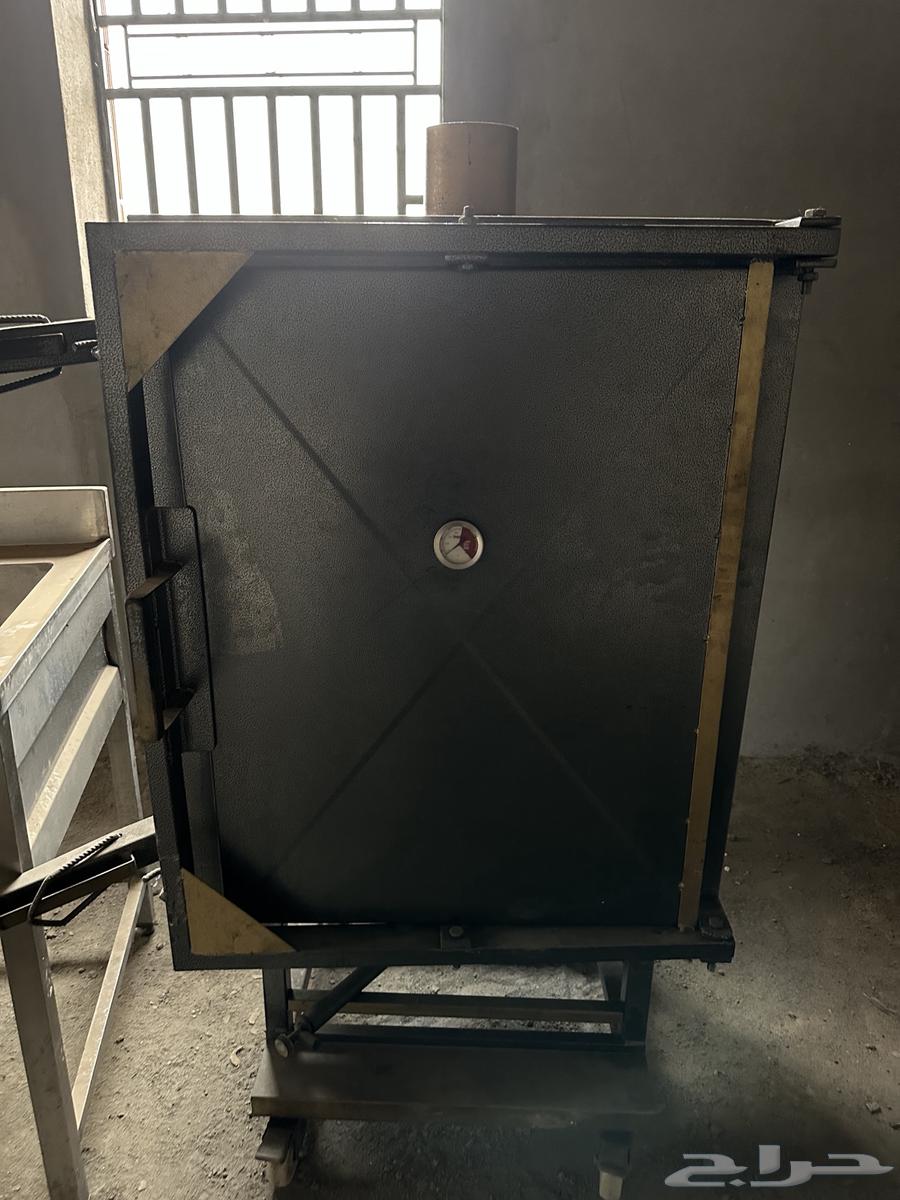 Oven for slaughtering, large enough for two small sacrifices, and a stainless steel sink with two basins63421224035586112