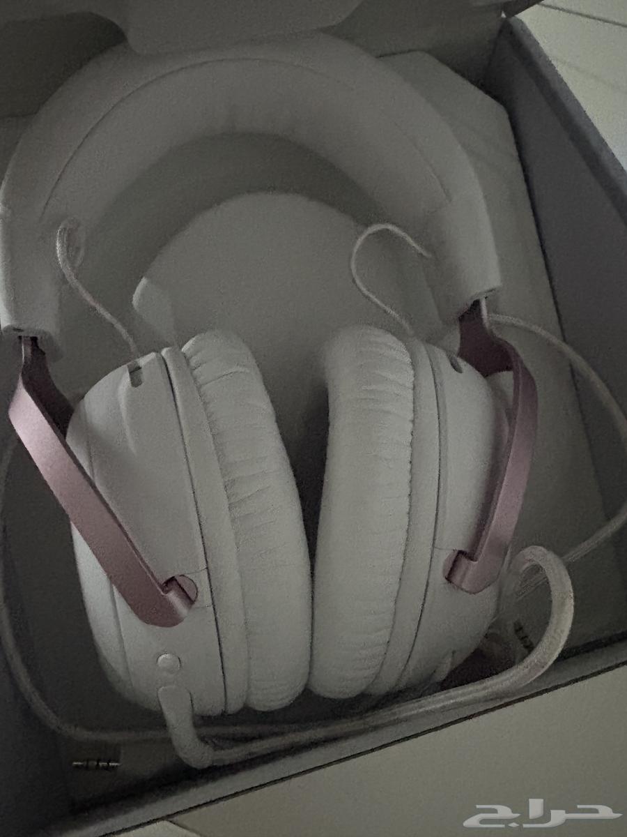 HyperX pink headphones63422236378241114