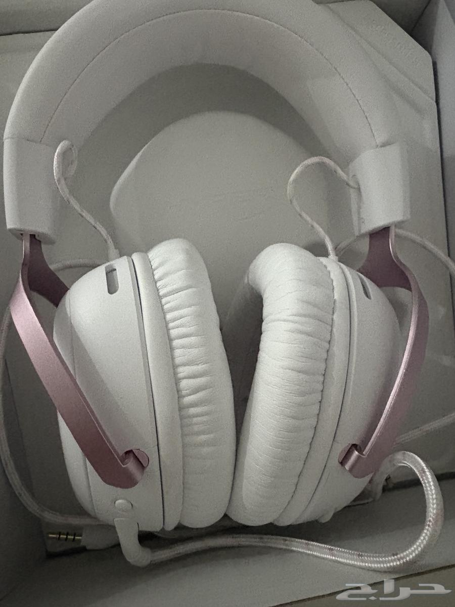 HyperX pink headphones63422236378241112
