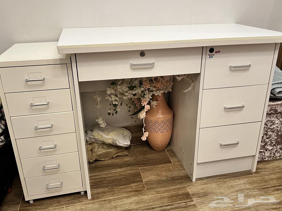 Office and side drawers63422129385986113