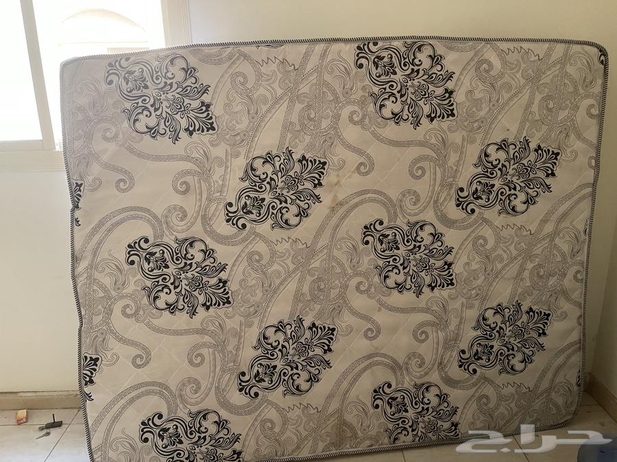 A large, almost new room and two or three carpets63422291016193111