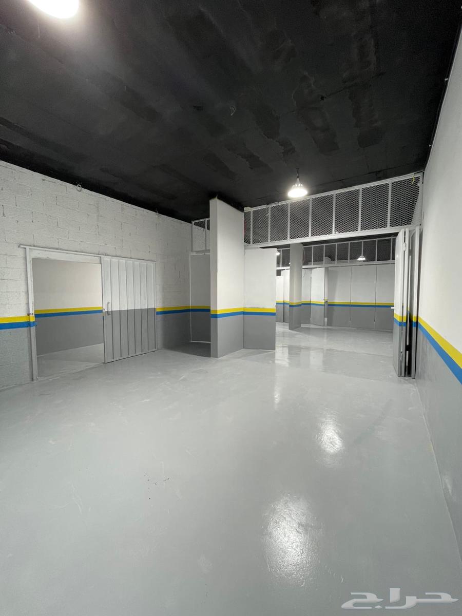 For kissing, a suitable place, small warehouses63440721931777112