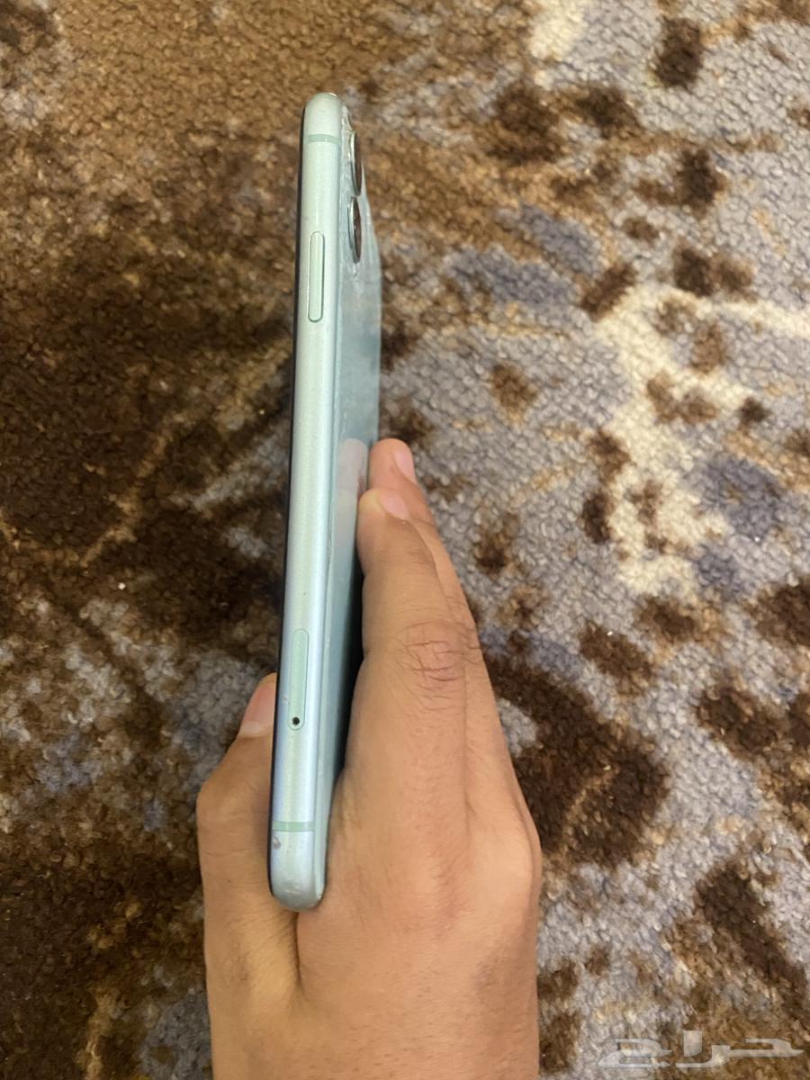 The device from the company iPhone iPhone 11 regular and iPhone 11 Pro Max63417952270978112