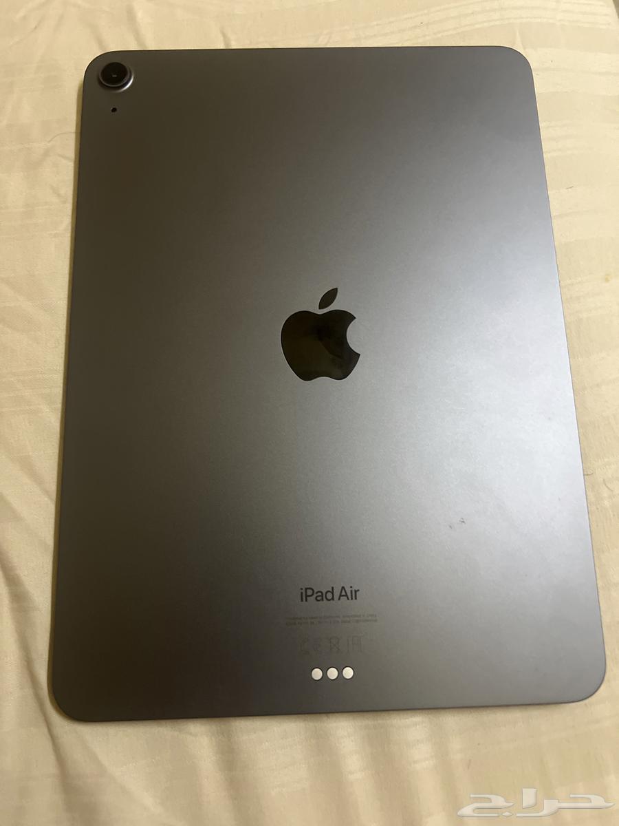 iPad Air 5 256 GB, very clean condition, battery at 50%.63417216386051111
