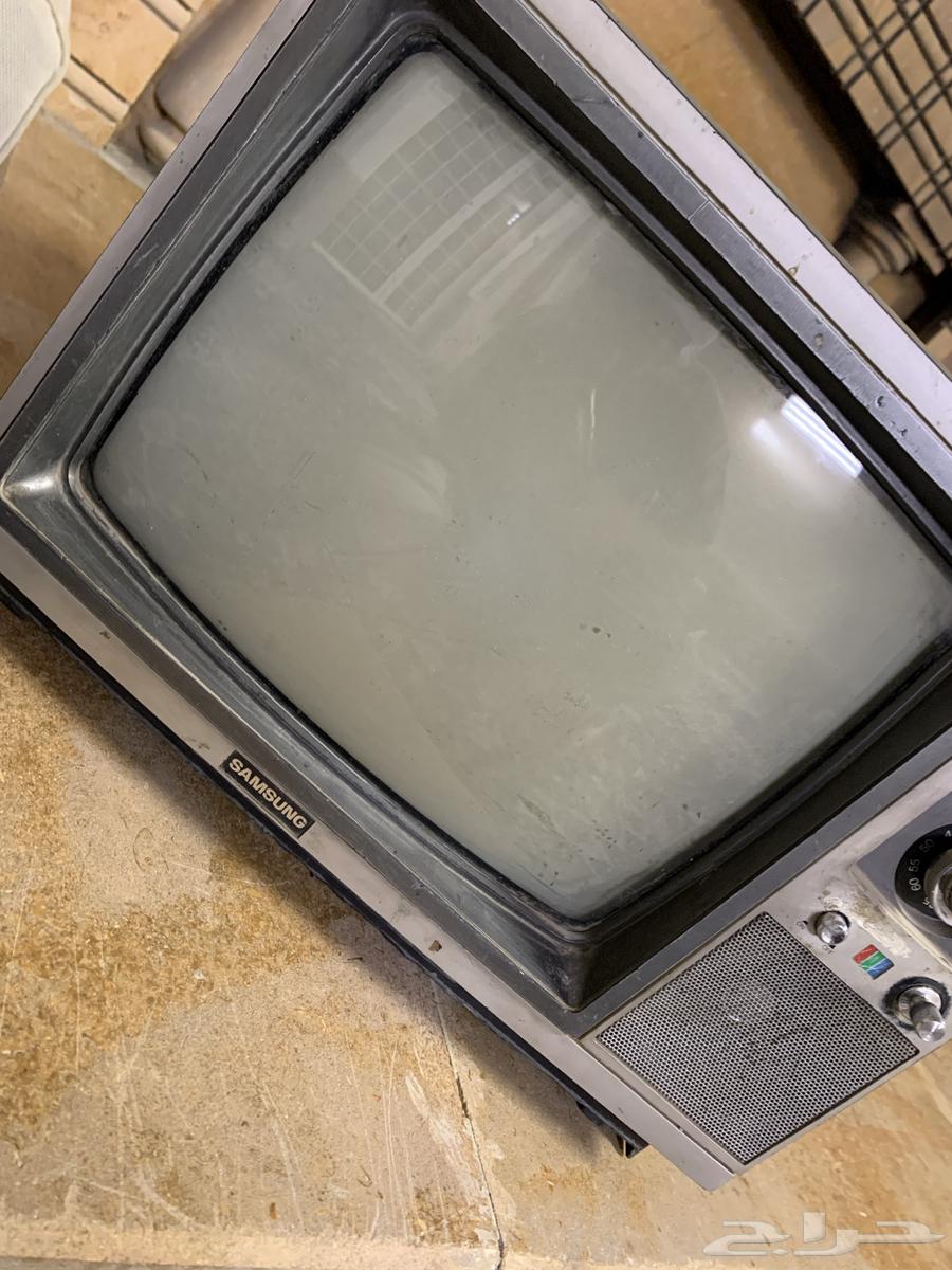 For sale: Old Samsung color TV and radio, very old63419311139969112