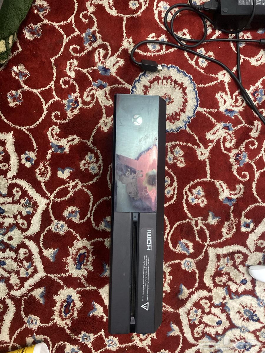 Xbox with controller. Power cable available, games included: Grand Theft Auto V63413510929409111