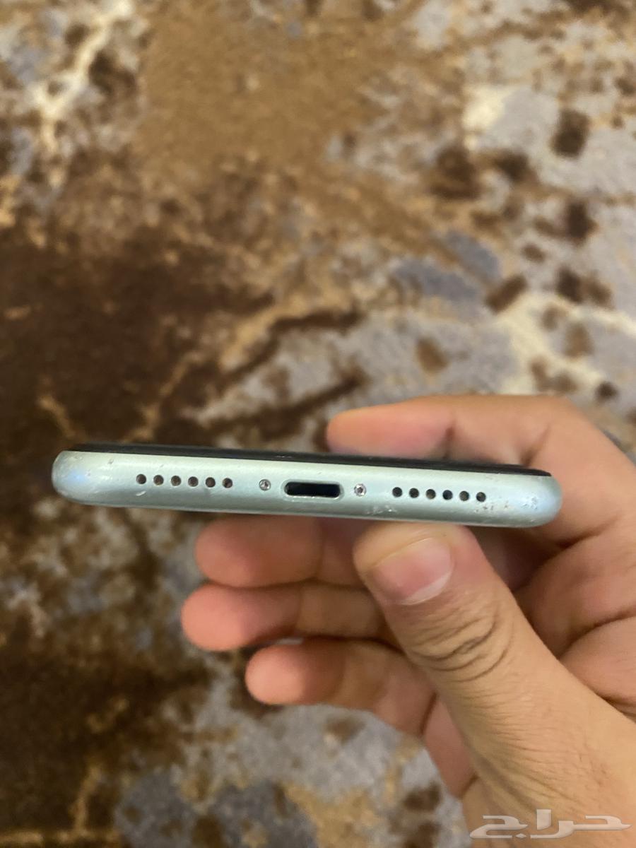 The device from the company iPhone iPhone 11 regular and iPhone 11 Pro Max63417952270978113