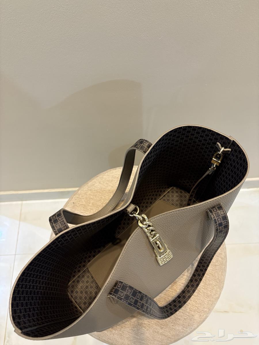للبيع شنطة ماركة AIGNER أصلية وجديدة63419056855682111