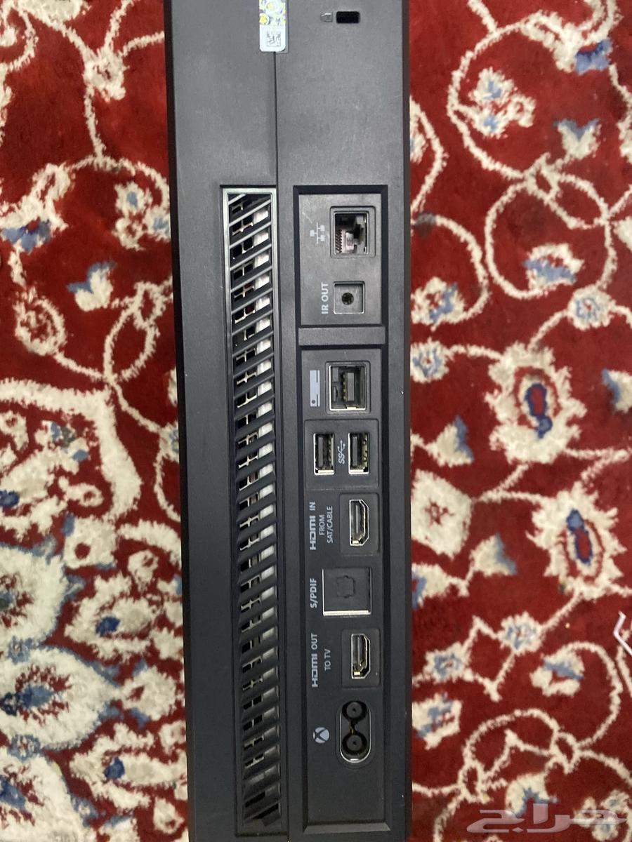 Xbox with controller. Power cable available, games included: Grand Theft Auto V63413510929409112