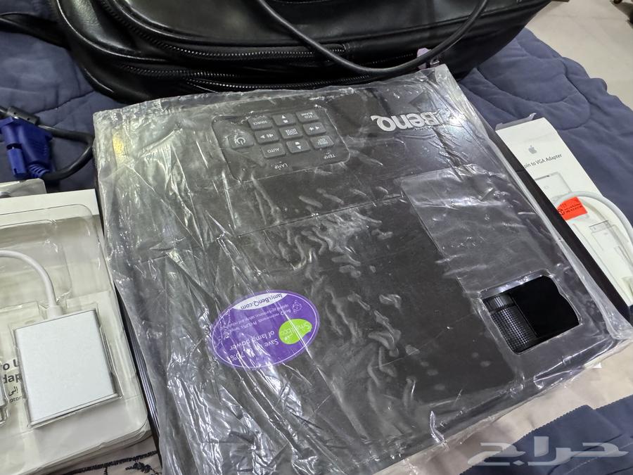 Projector for sale from BENQ company63419621600258112