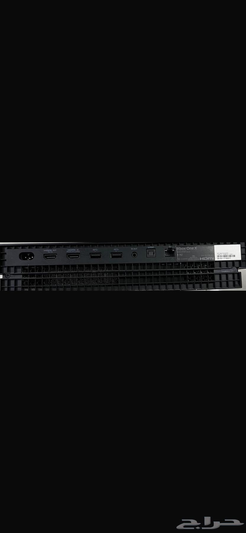 Xbox One X 1TB 4K 120Hz, the console is very clean, comes with a new controller.63418478729986114