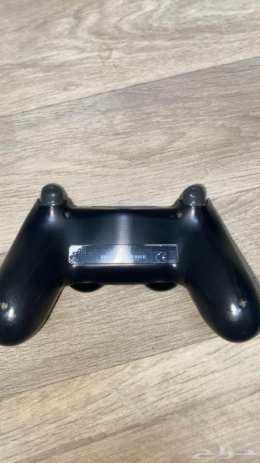 Sony's hand for63412289947522112