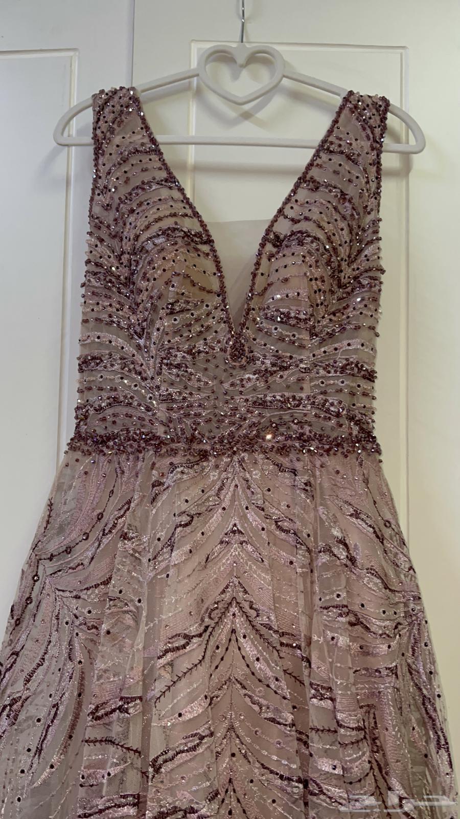A clean evening dress63412164176131111