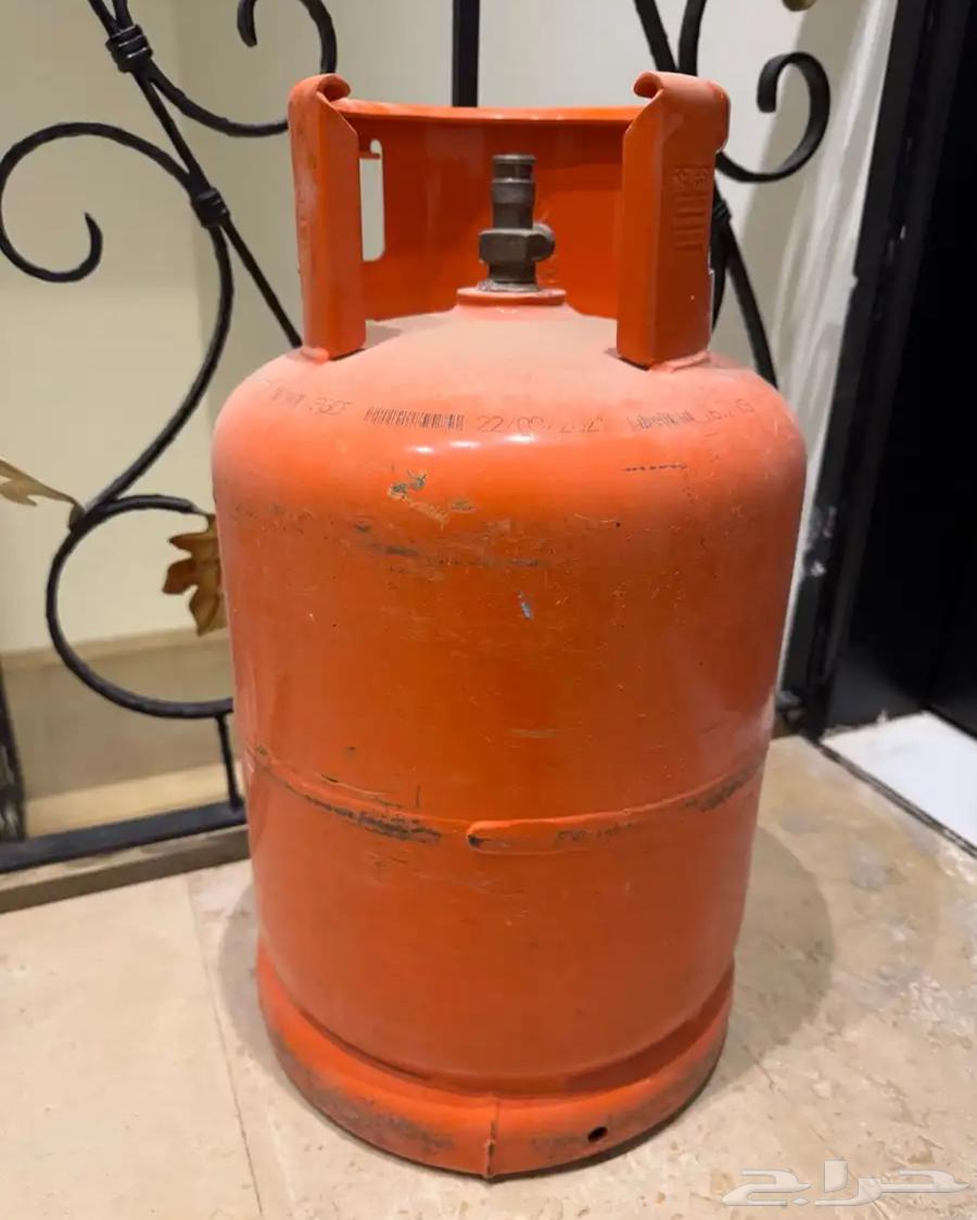 Empty gas cylinder634101383343381125