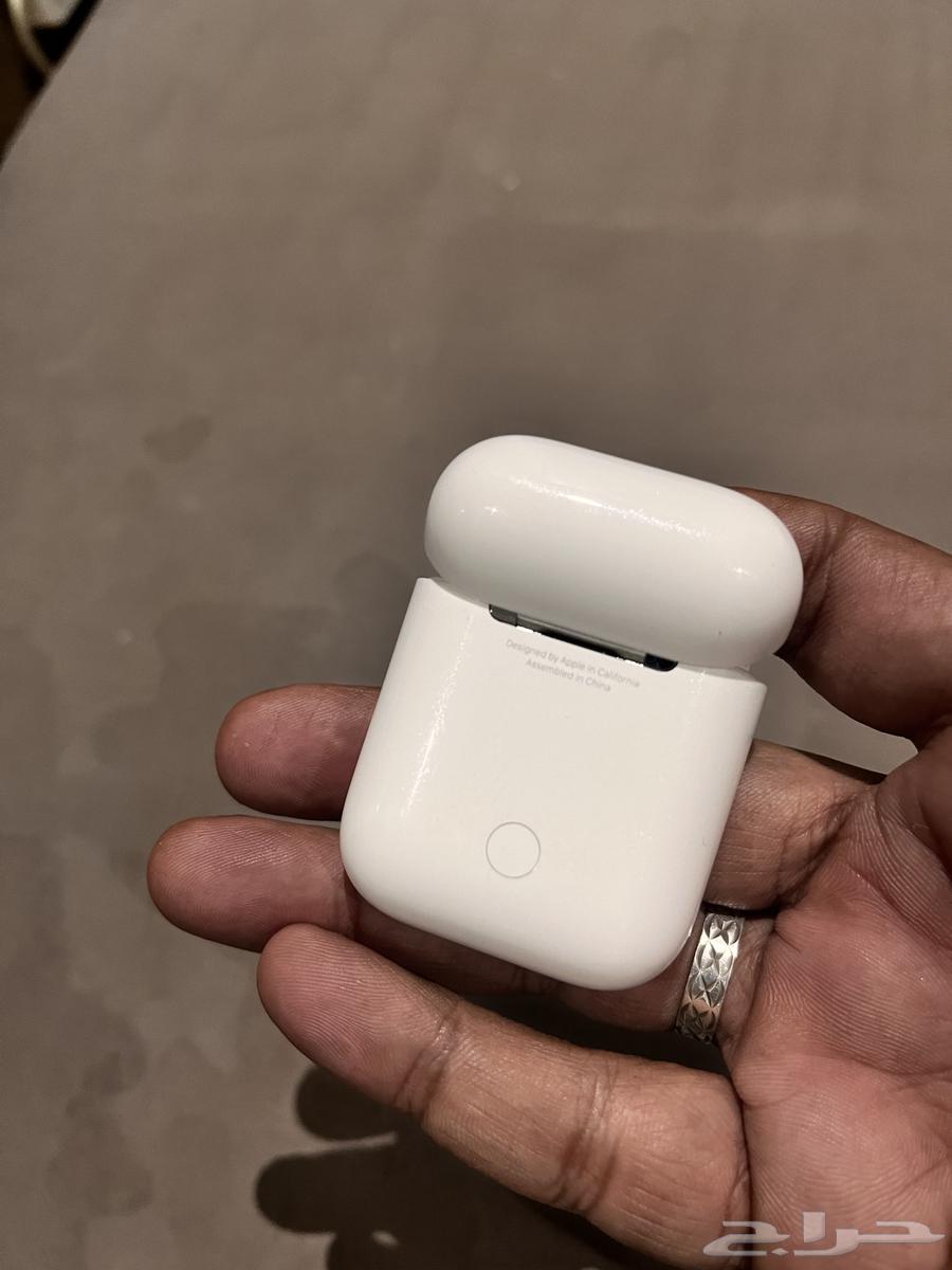 Very clean second-generation AirPods earbuds63407877227523113