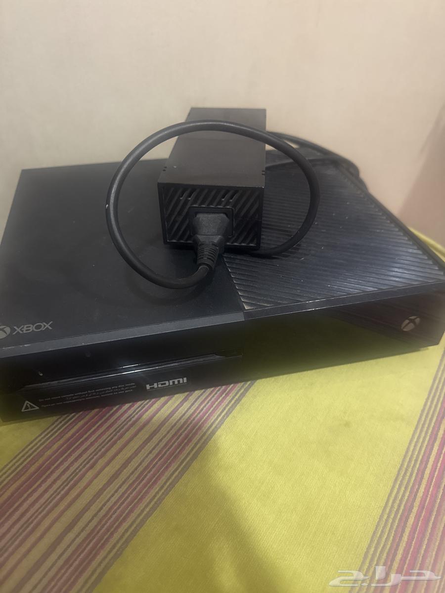 Xbox One console without controller, without CD, comes with its cables.634125188000031111