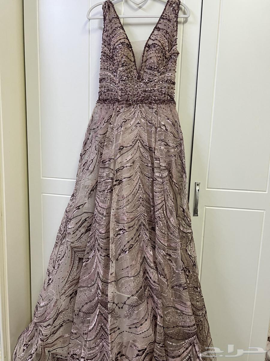 A clean evening dress63412164176131112
