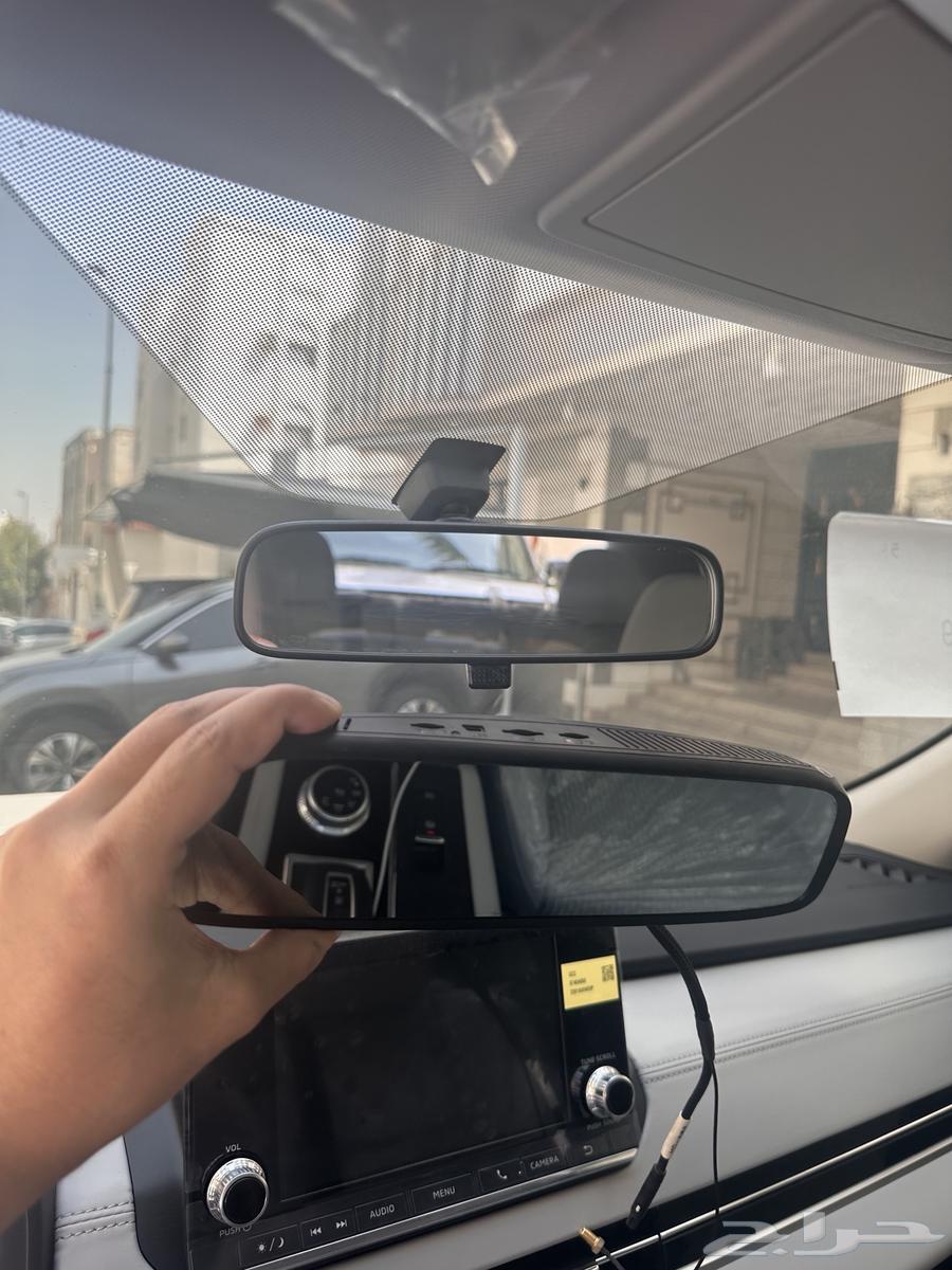 I have three hidden cameras.63412166937089111