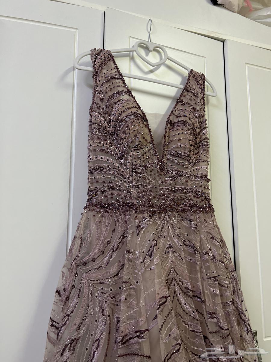 A clean evening dress63412164176131113