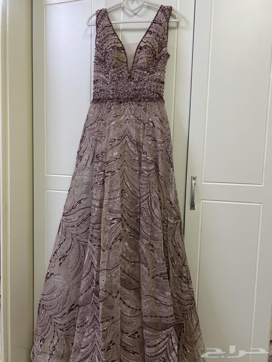 A clean evening dress63412164176131114