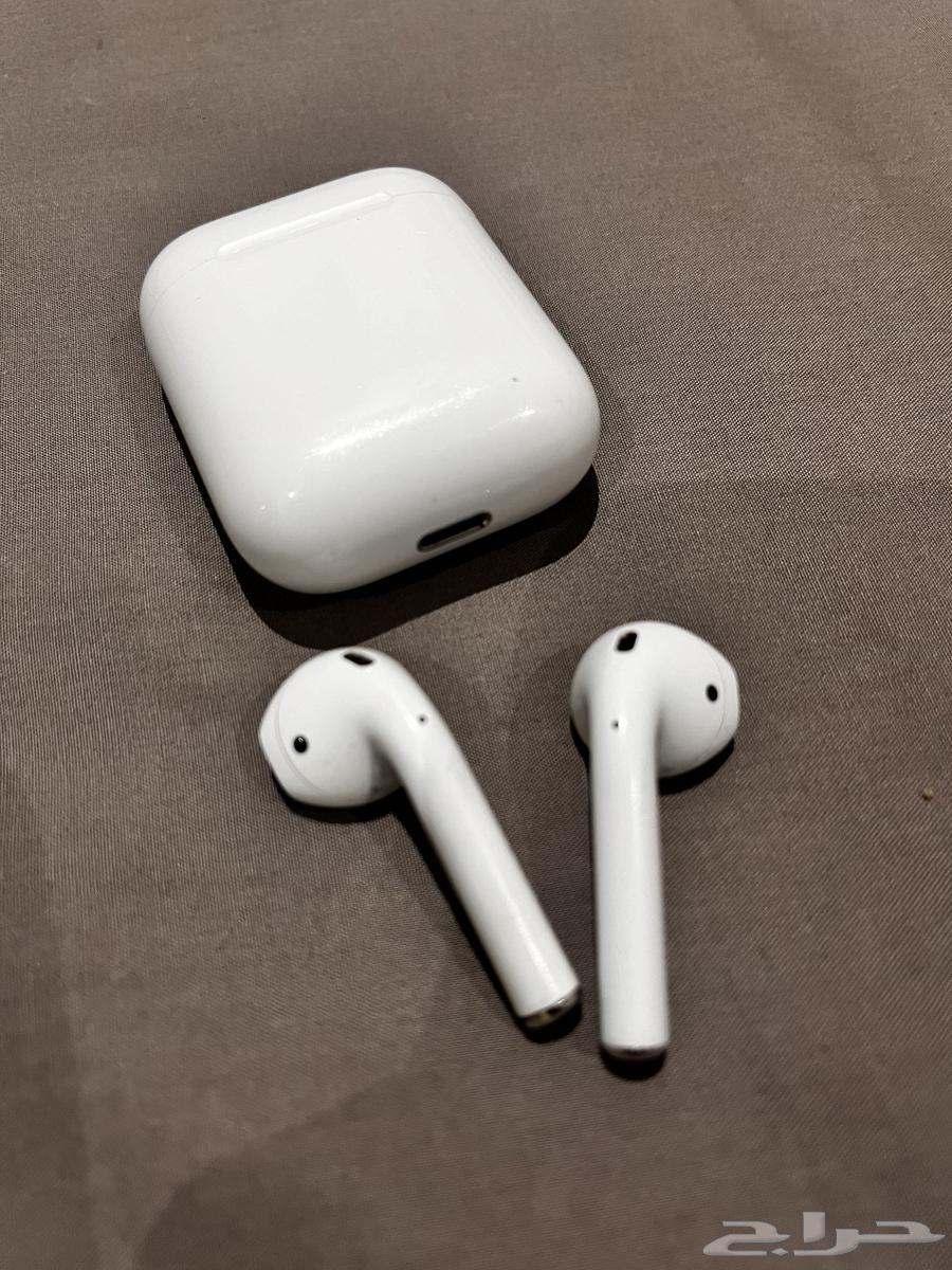 Very clean second-generation AirPods earbuds63407877227523114