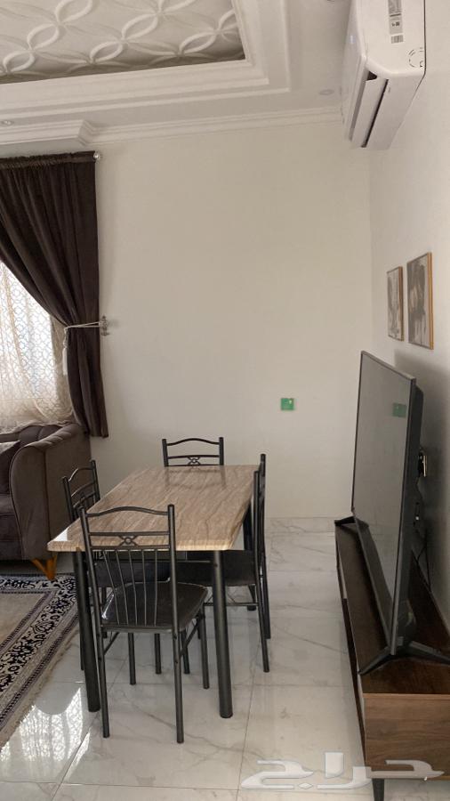 للبيع كنب وستارتين و 2 سرير و طاوله طعام.63408051997059113