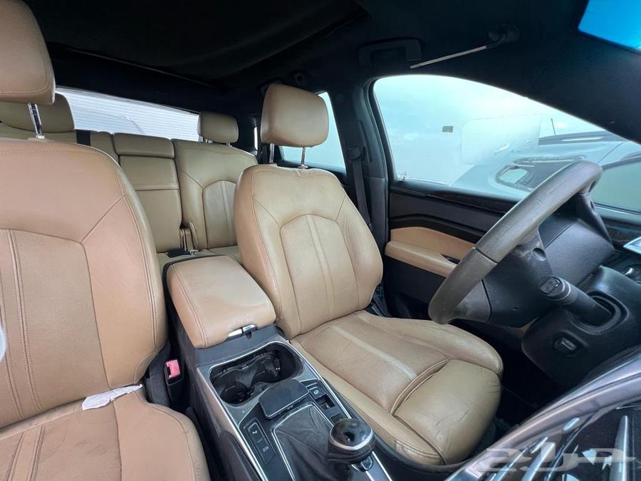 Cadillac SRX 2014 model, slightly damaged63613413101186114