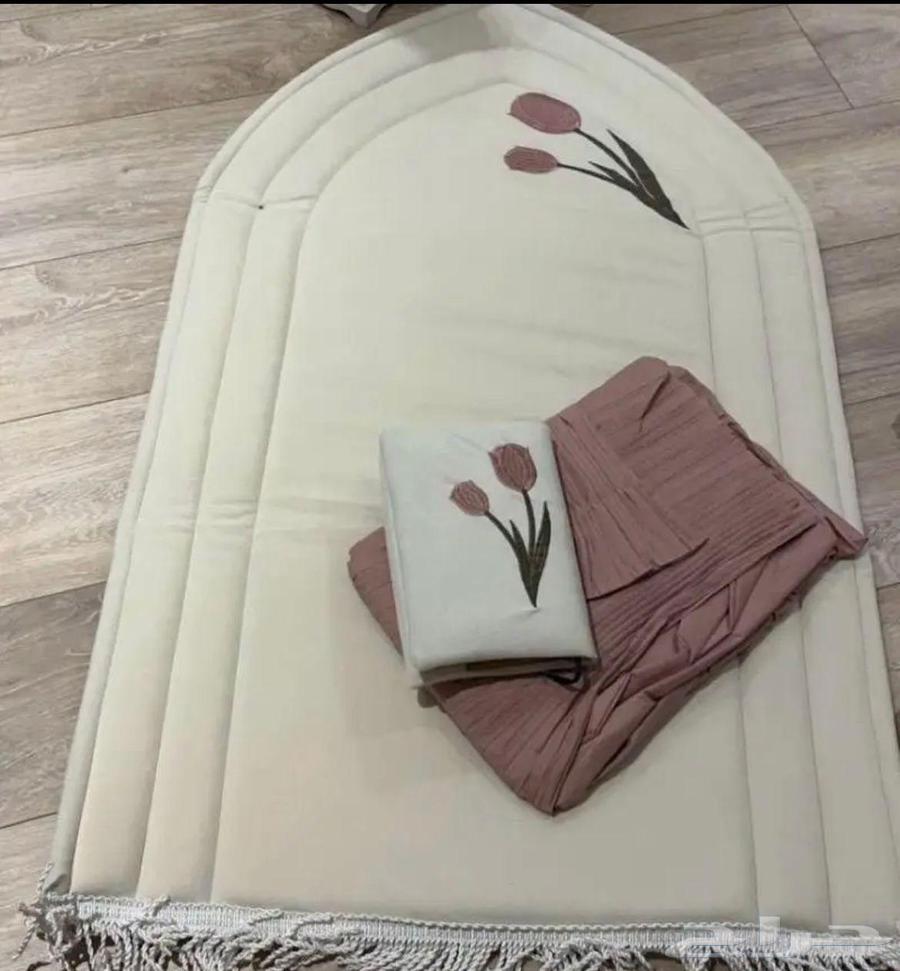 سجاد مع شرشف صلاة انيقة وجميلة وسفنجية وناعمة 79 ريال634061896478751111
