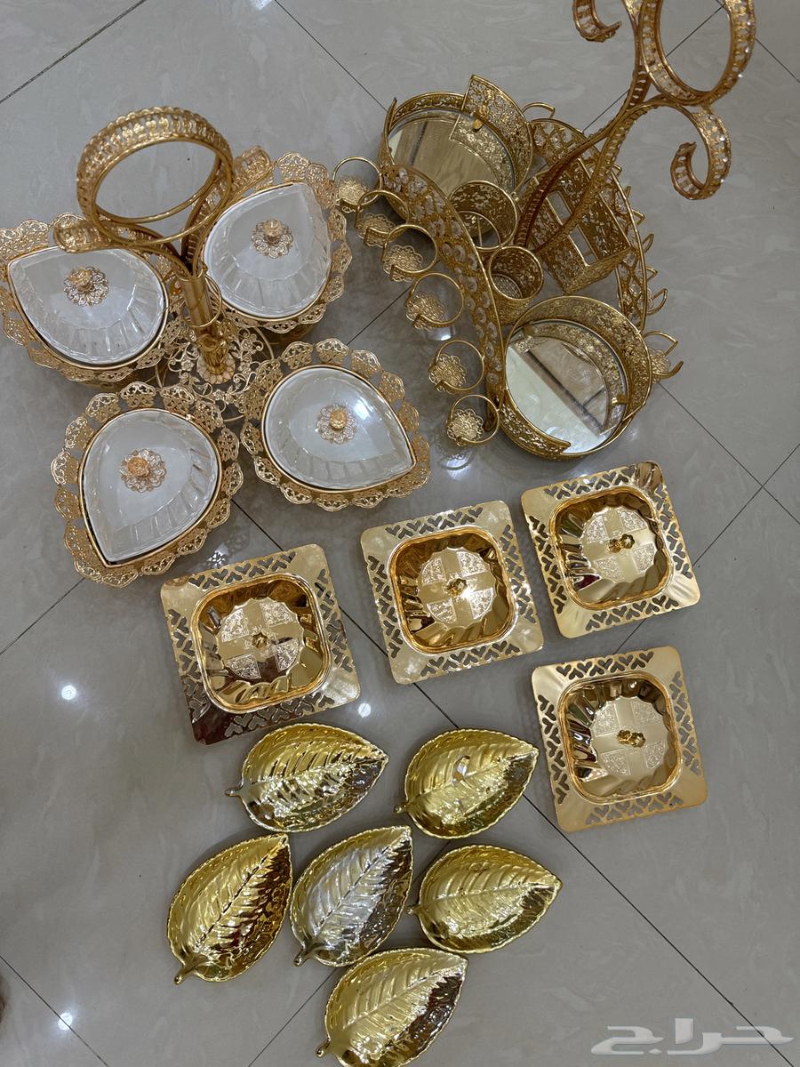 طقم ضيافه نضيف وجديد خالي من الكسور مطلوب فيها كلها 40063404490990081110