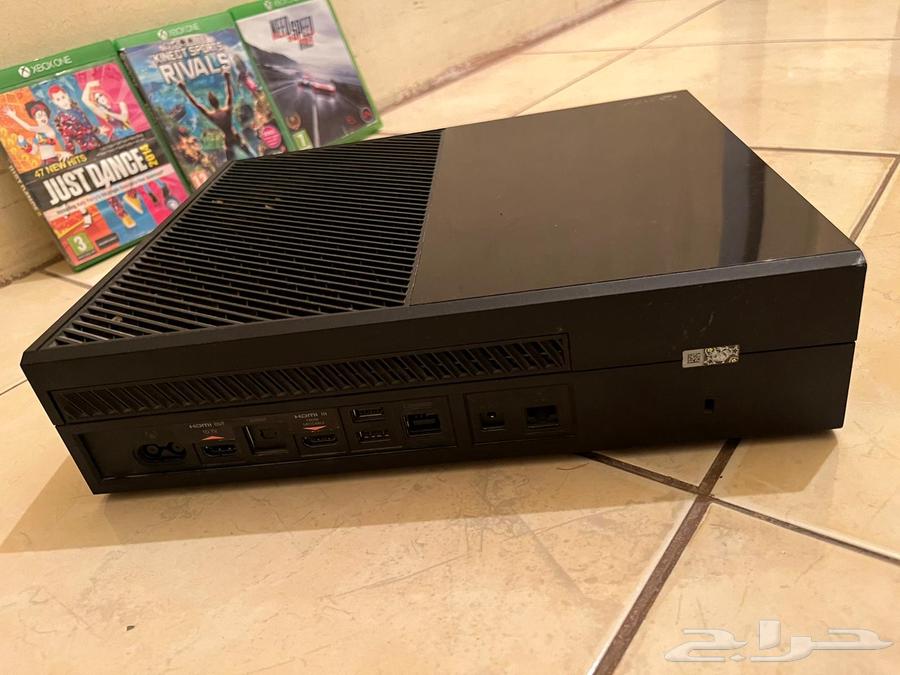 Xbox one with Camera (first owner) good condition63403607215747112