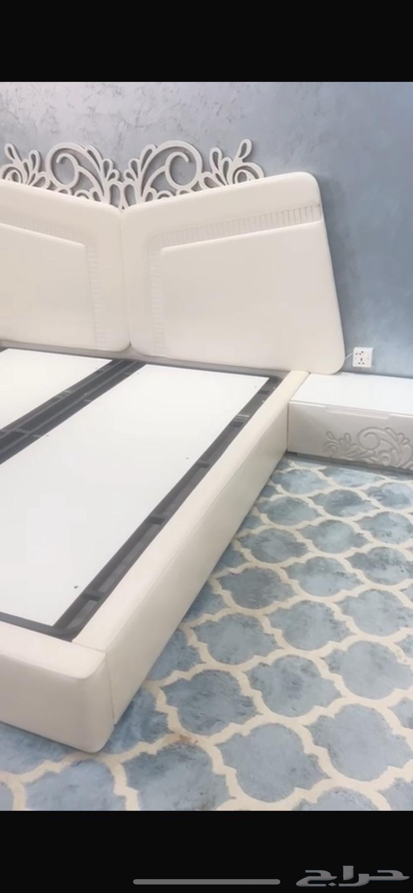 A clean bedroom63405433692930111