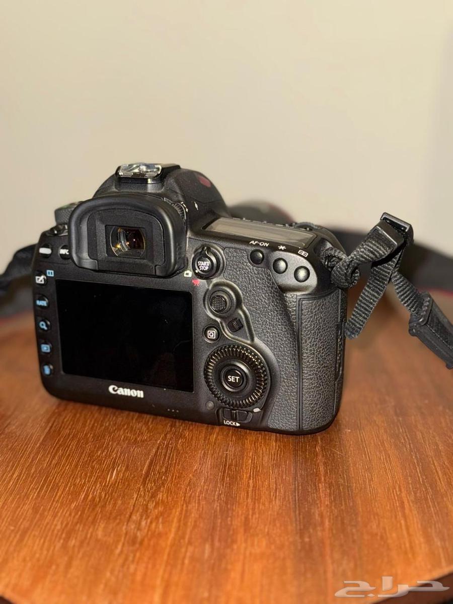 كاميرا كانون 5D Mark IV (22الف شاتر) فقط مع العدسه جديده63402894946946112