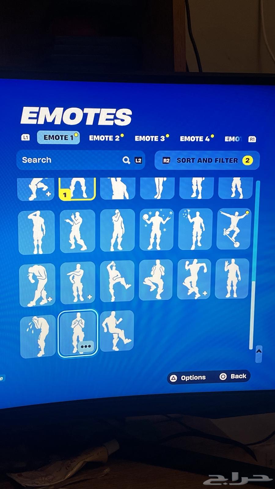 حساب فورت نايت من السيزون الثالث في باتل باس كامل حق 4 و 563398382577411112