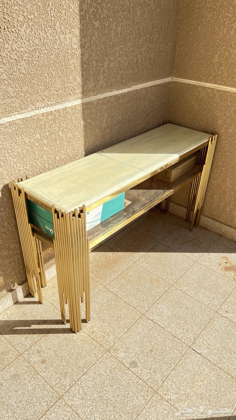 مكيفات وطاوله63613118544514113