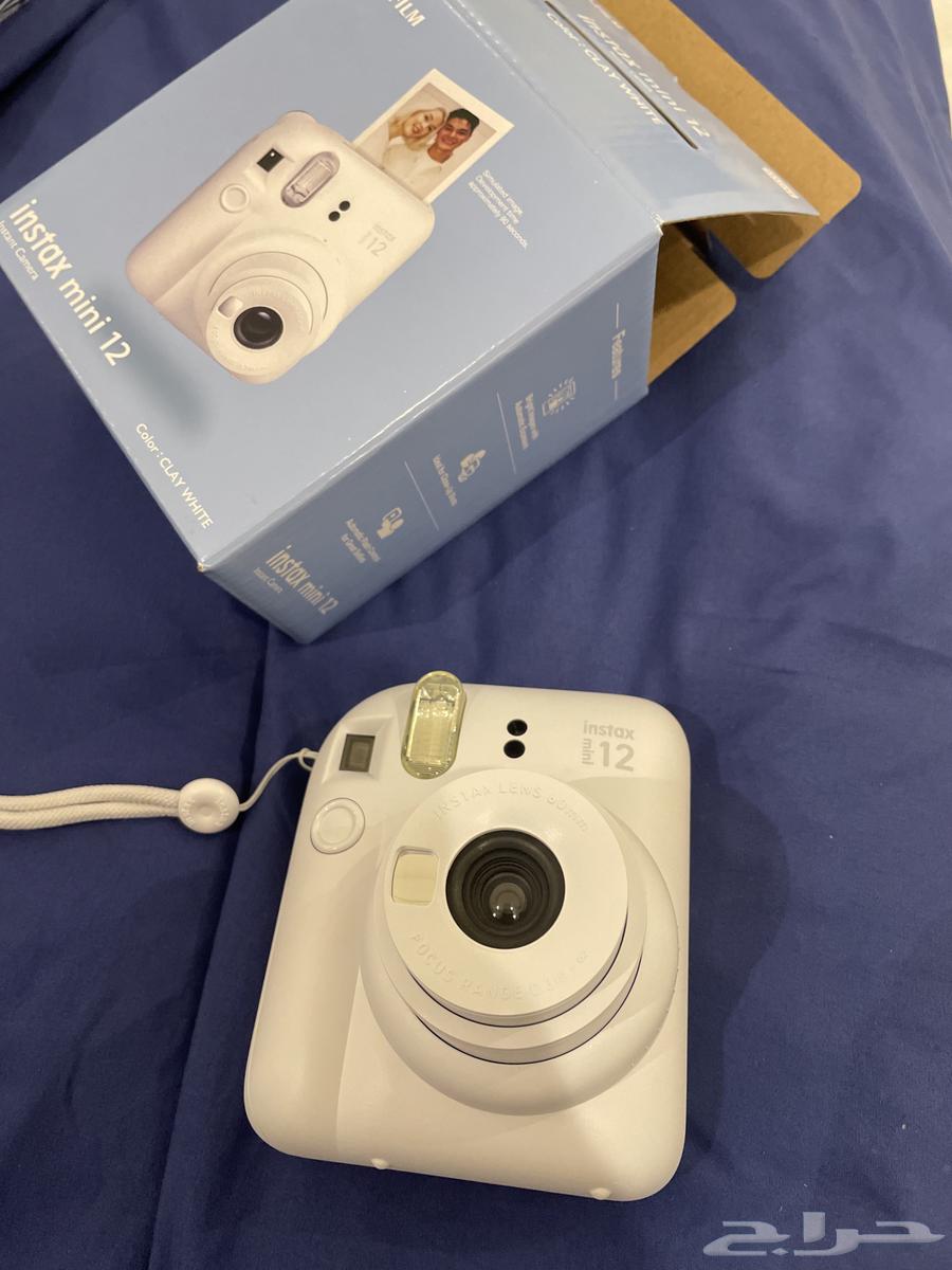 Instant camera63400940347906112