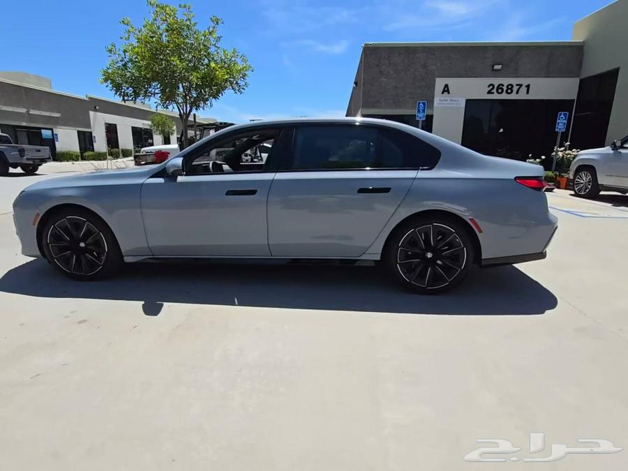 2023 740. BMW63613440854018112