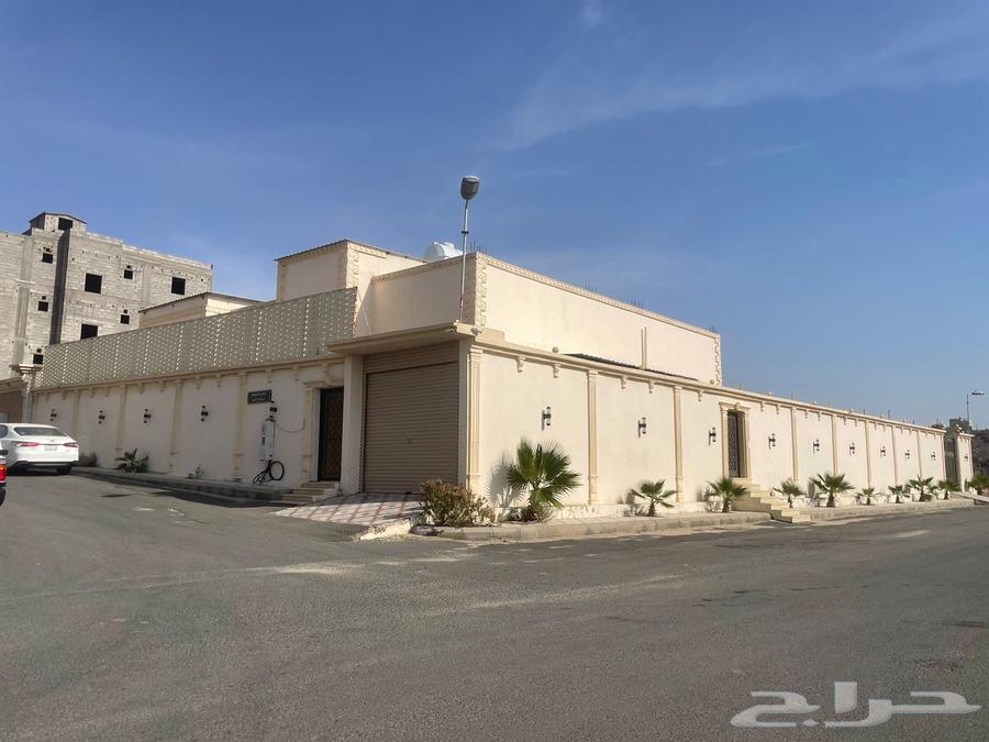 Independent role and external councils in Al-Ajra Al-Asfal63401007539843118