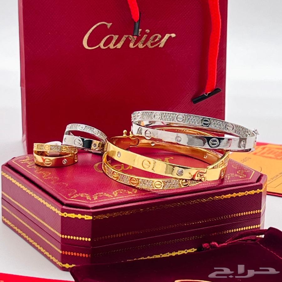 His walls and a Cartier ring63311807300737112