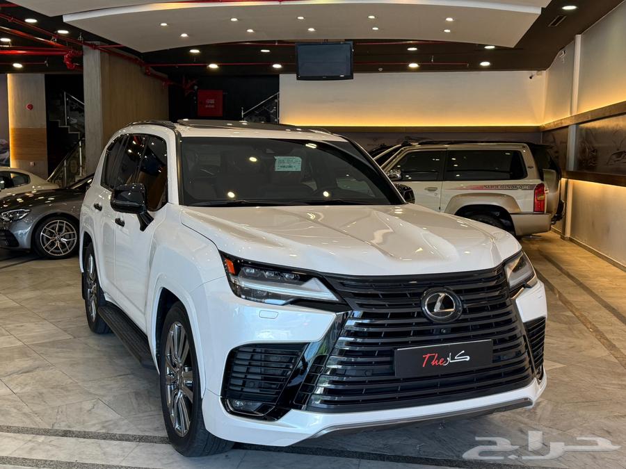 لكزس LX600 202263613701245443111