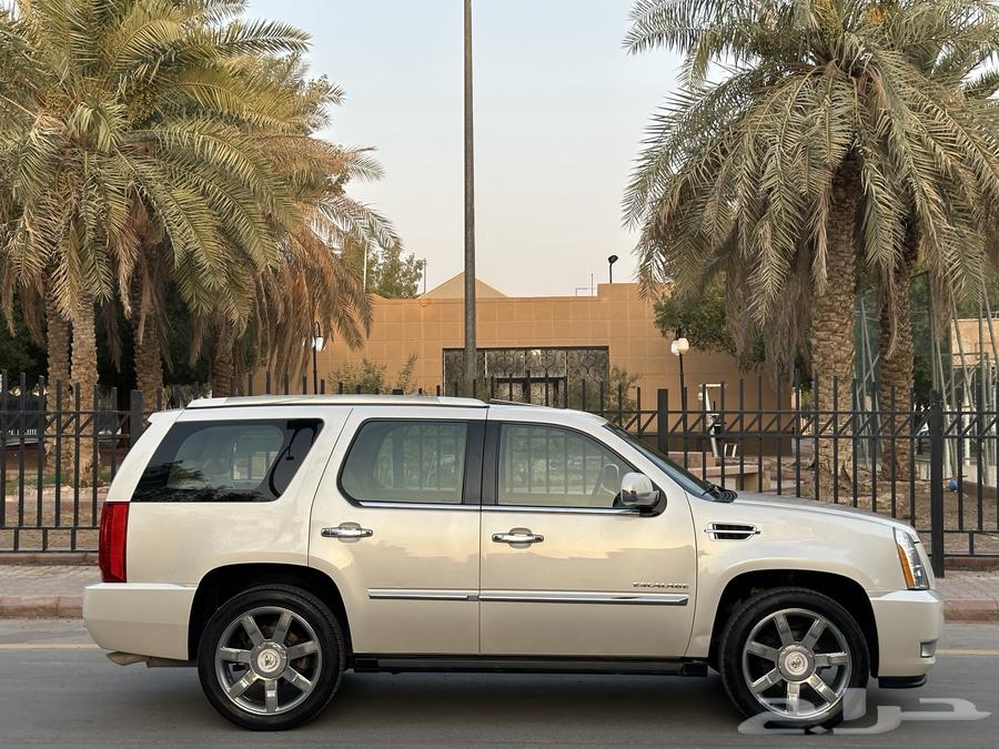 Cadillac Escalade 2012 Saudi Full Model63613444818689113