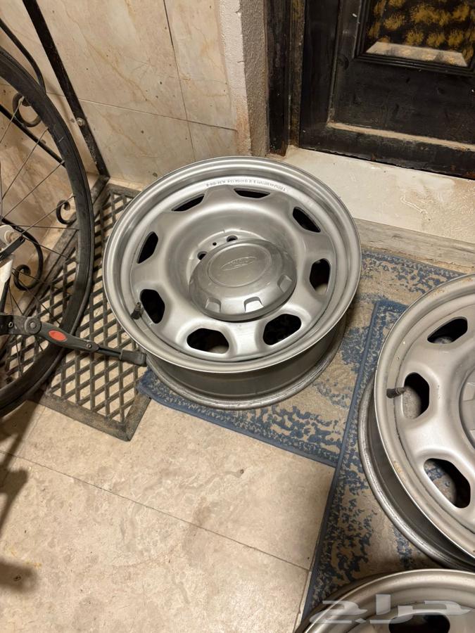 Clean 17-inch rims for F-150, asking 450, negotiable63613703082114112