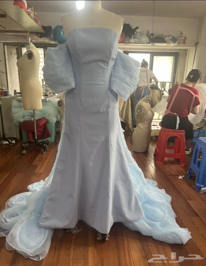 Queen's dress63402135154177112